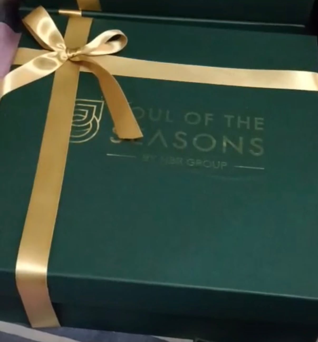The Signature Keepsake Box